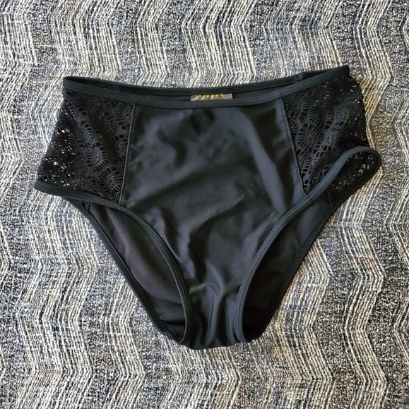 Bikini Bottom - Picture 1 of 2